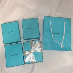 4 Tiffany & Co. boxes with a bag